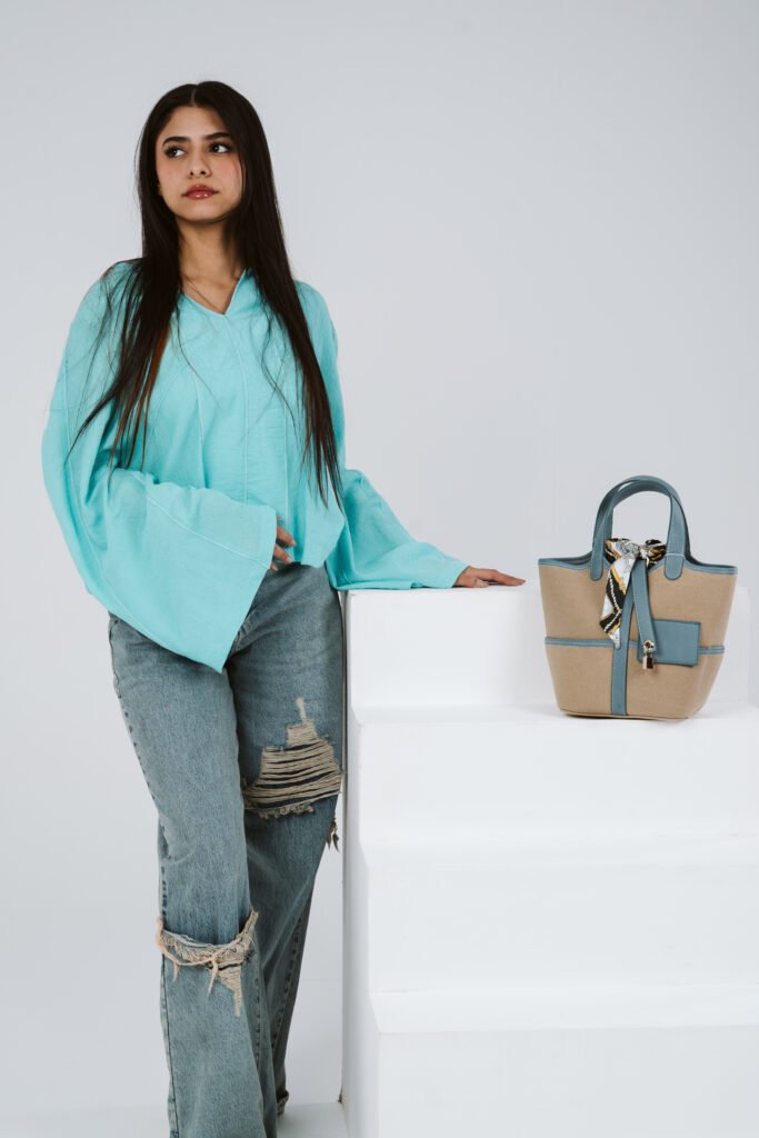Blouse_84_M___L___XL_950_Jeans_73_36_38_40_42_44_46_1250_Bag_53_1200_1-1.jpg – Teal