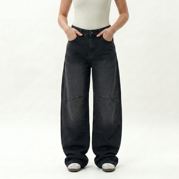 Arch-Cut Balloon Jeans