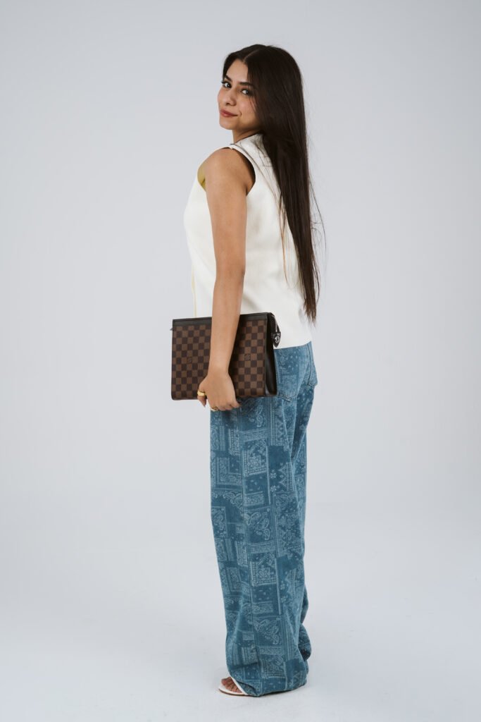 Vist_63_one_size__880_Jeans_36_30_32_34_36_38_40_1400_bag_50_1450__4-2.jpg – White